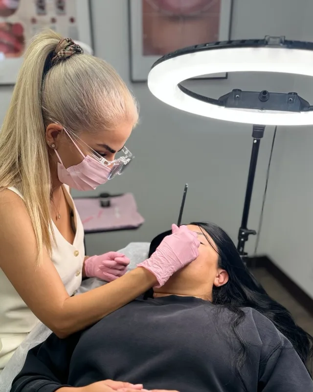 Roya at work — from the Dr Browz Instagram